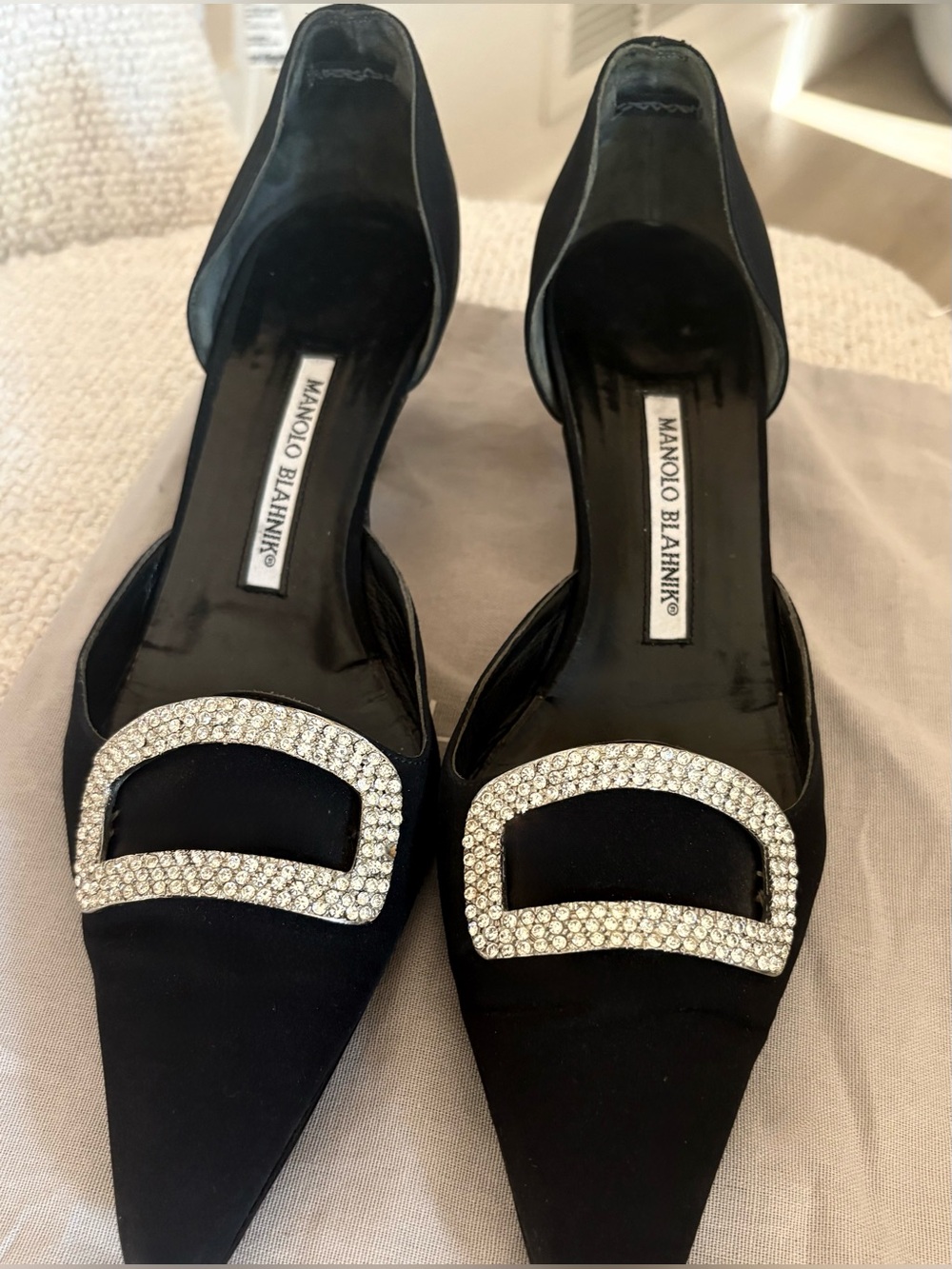 👠🖤Manolo Blahnik Black Satin Pointed Toe Heels with Crystal Buckle Accent
